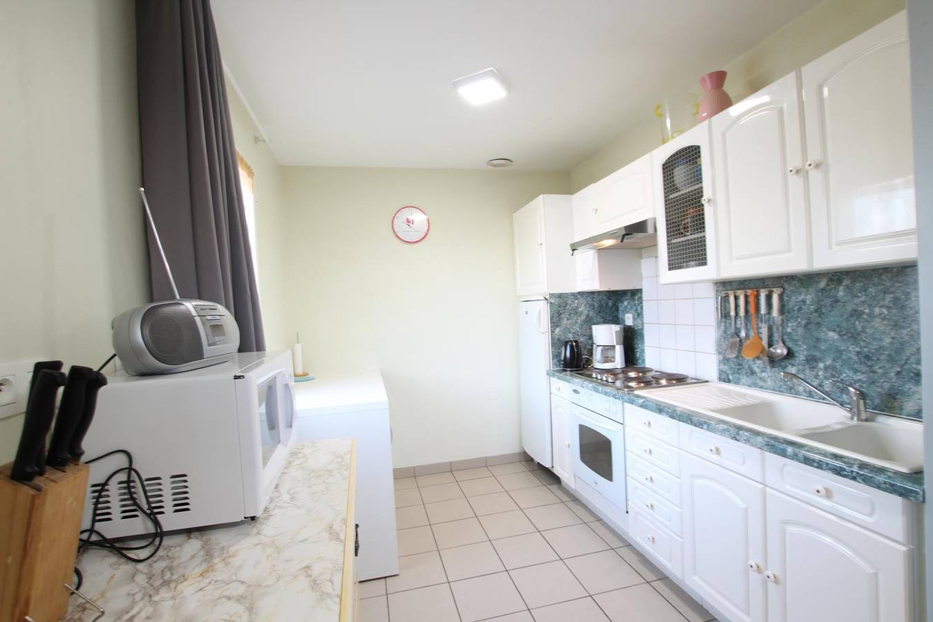 Gîte confortable avec jardin et plage à proximité in Surtainville, Côte de la Déroute