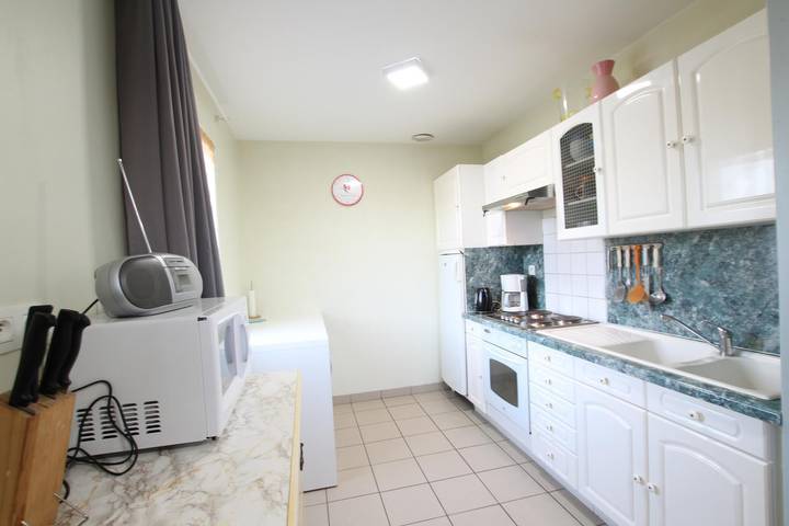 Gîte pour 8 personnes, avec jardin à Surtainville - 3