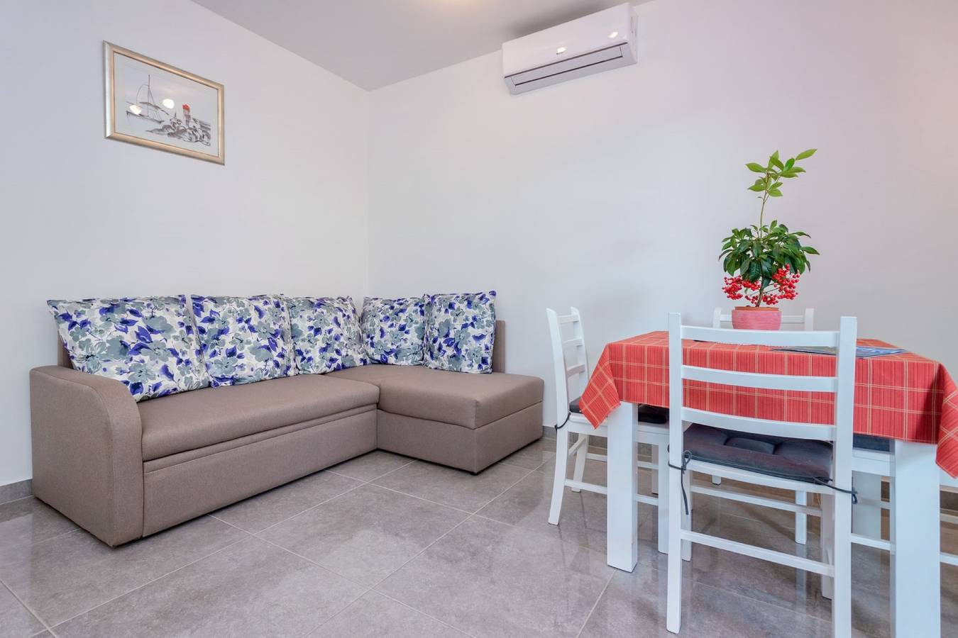 Apartamento vacacional entero, Apartment Sleeps 4 with Patio & Grill in Stari Grad, Hvar (isla)