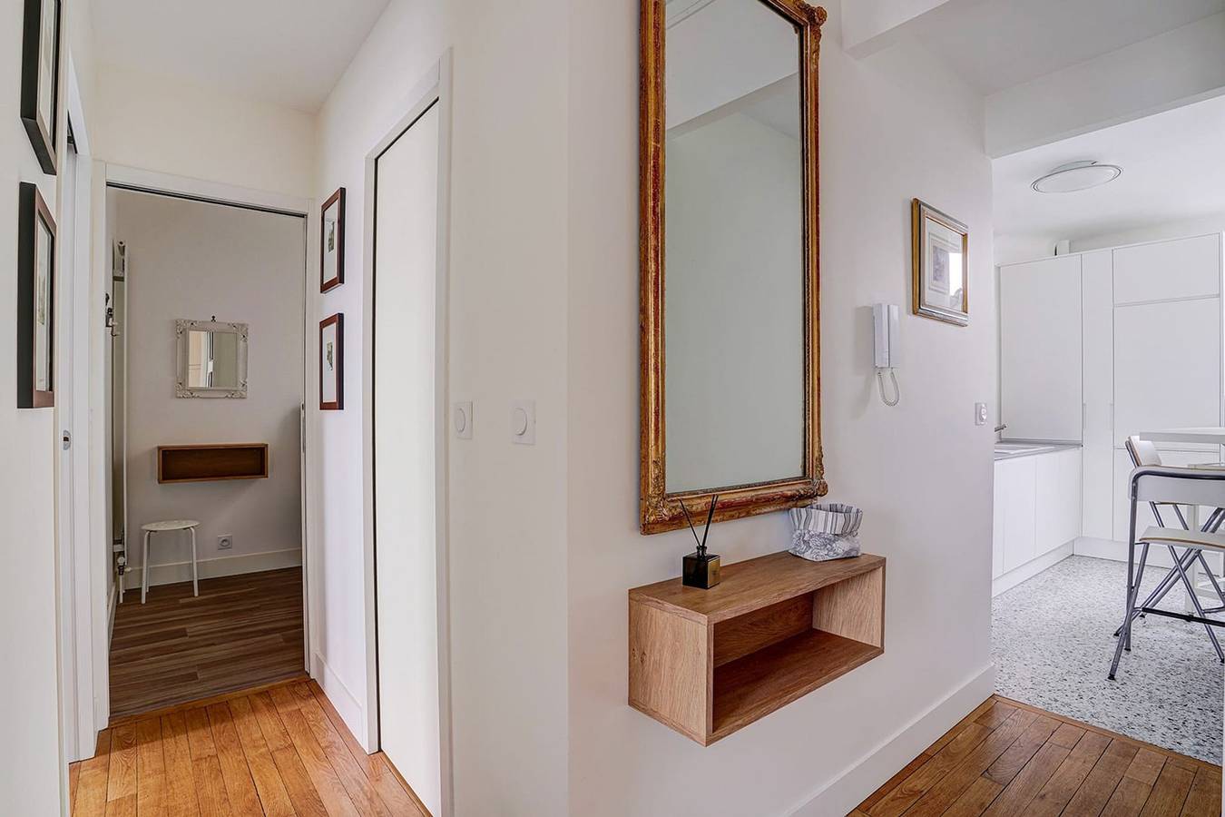 Appartamento intero, Bright Etoile    Bright 2 bed close to Eiffel Tower Arc the Triomphe et Champs Elysees in Torre Eiffel, Parigi