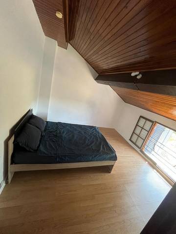 Gîte pour 11 personnes, avec terrasse et vue, animaux acceptés dans Dommartin-lès-Cuiseaux