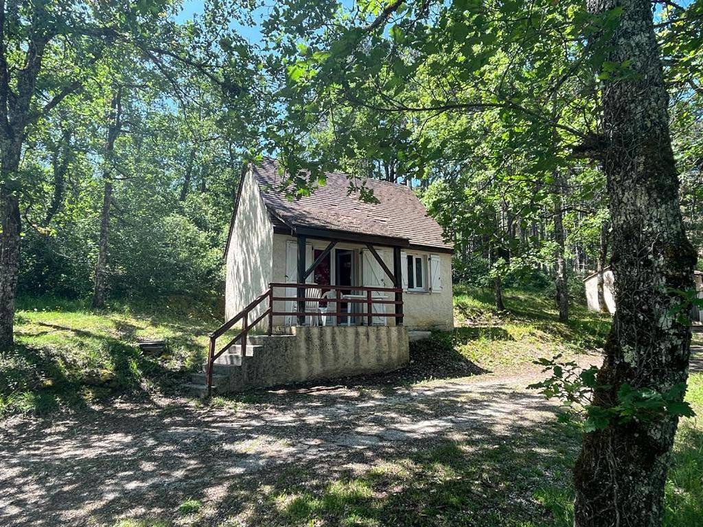La Colline aux Chalets, Jaccuzi, Sauna in Saint-Chamarand, Quercy