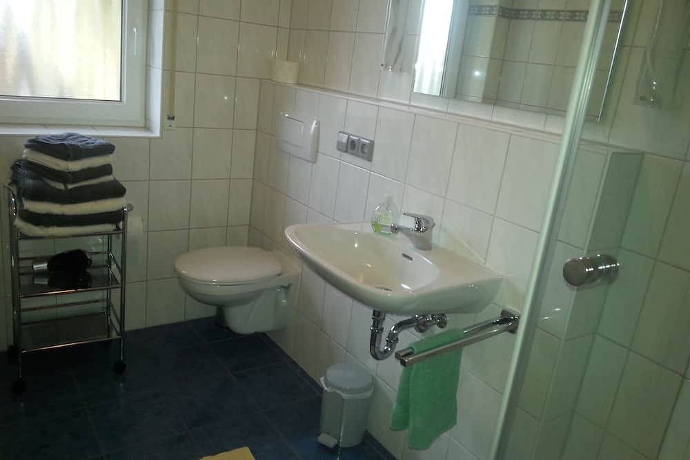 Ganze Wohnung, Gemütliche Ferienwohnung 80qm, mit 2 Schlafräumen in Creglingen, Taubertal