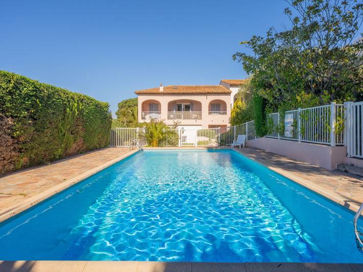 Appartement de vacances pour 6 personnes, avec terrasse et piscine, adapté aux familles à Saint-Tropez