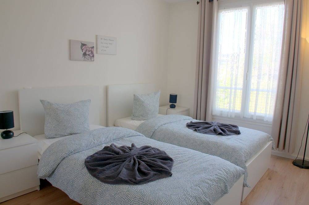 Entire apartment, To be deleted in Massy, Essonne