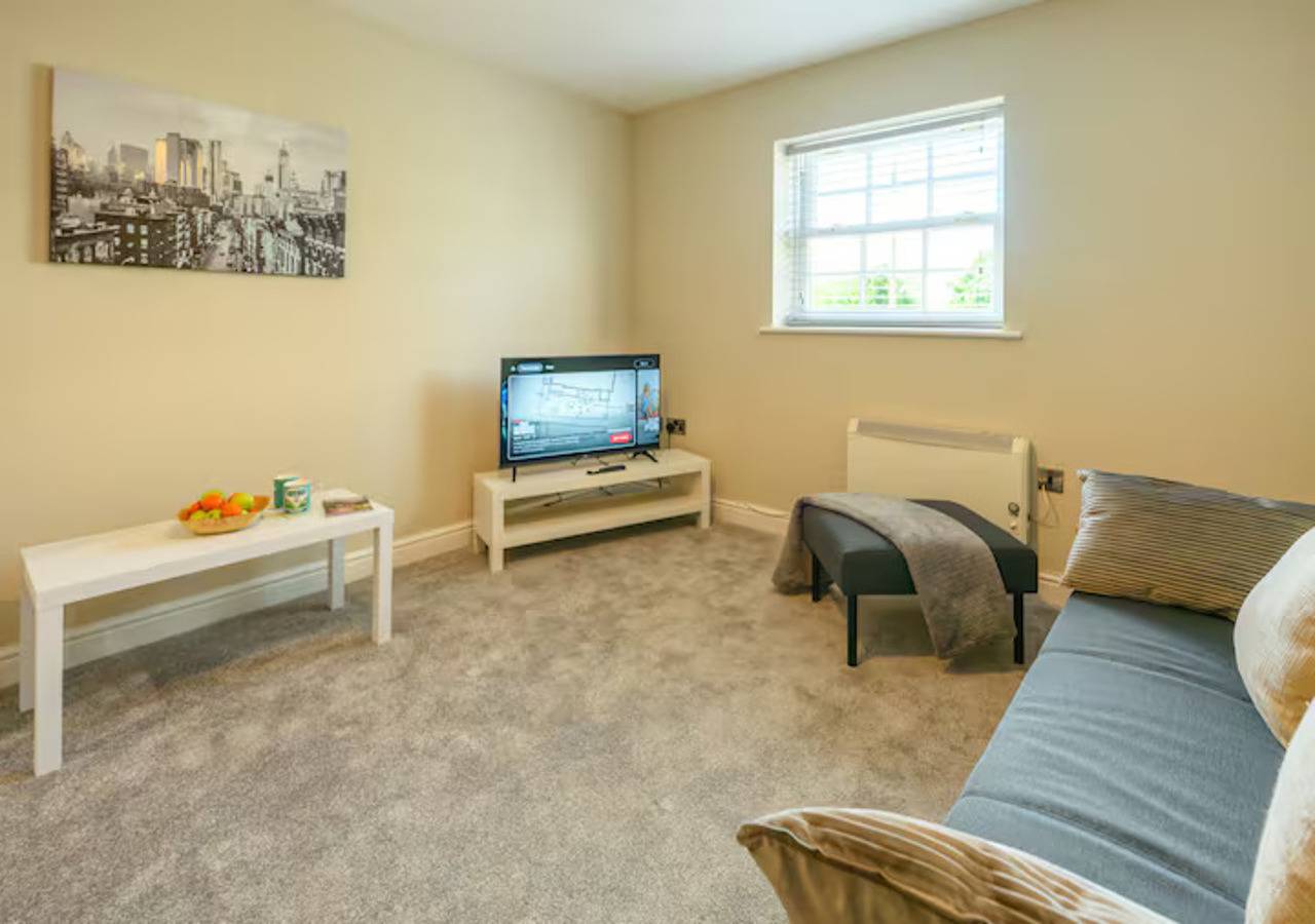 Entire apartment, 2-Bedroom Flat on Copthorn Road - with parking - Pass the Keys in Shrewsbury, Shropshire