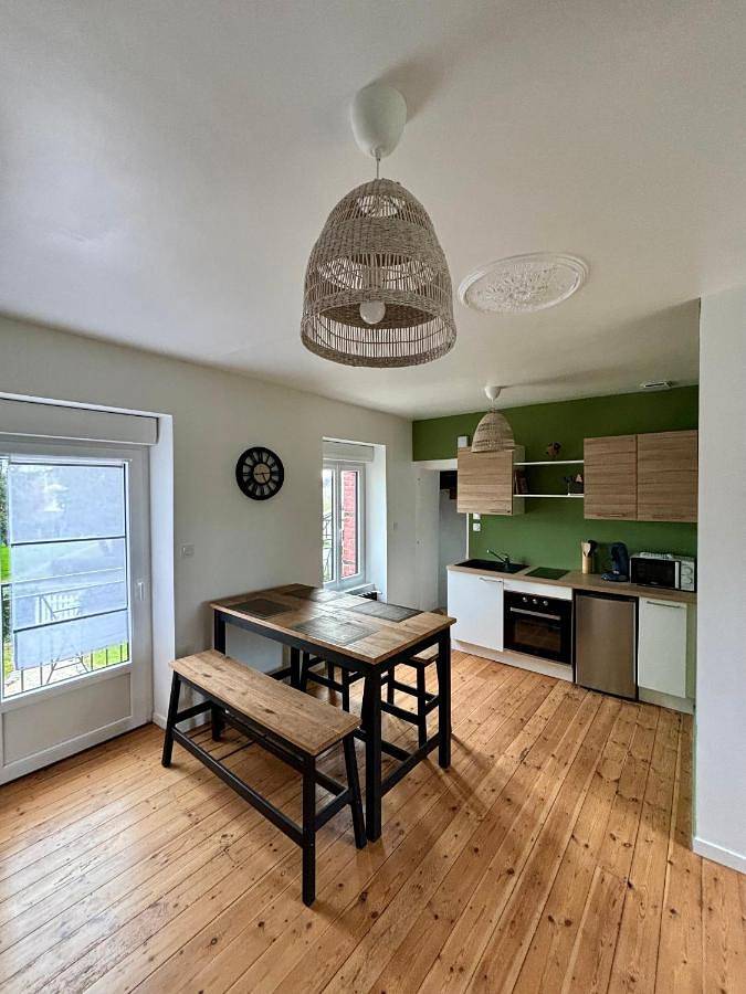 Appartement entier, One-Bedroom Apartment in Pontorson, Région d'Avranches