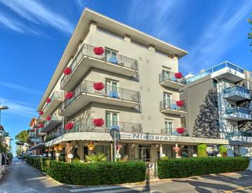 Hôtel pour 2 personnes, avec vue ainsi que piscine et jardin, animaux acceptés à Riccione