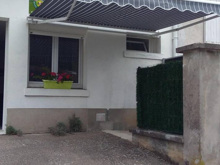 Location de vacances pour 2 personnes, avec terrasse à Vincey - 2
