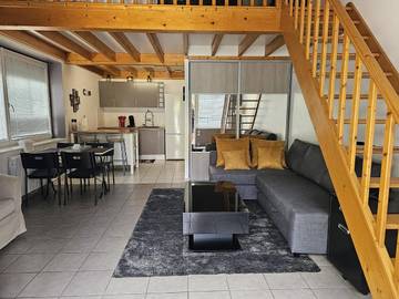 Cottage pour 2 personnes, avec vue et jardin, animaux acceptés à Saint-Symphorien-d'Ozon