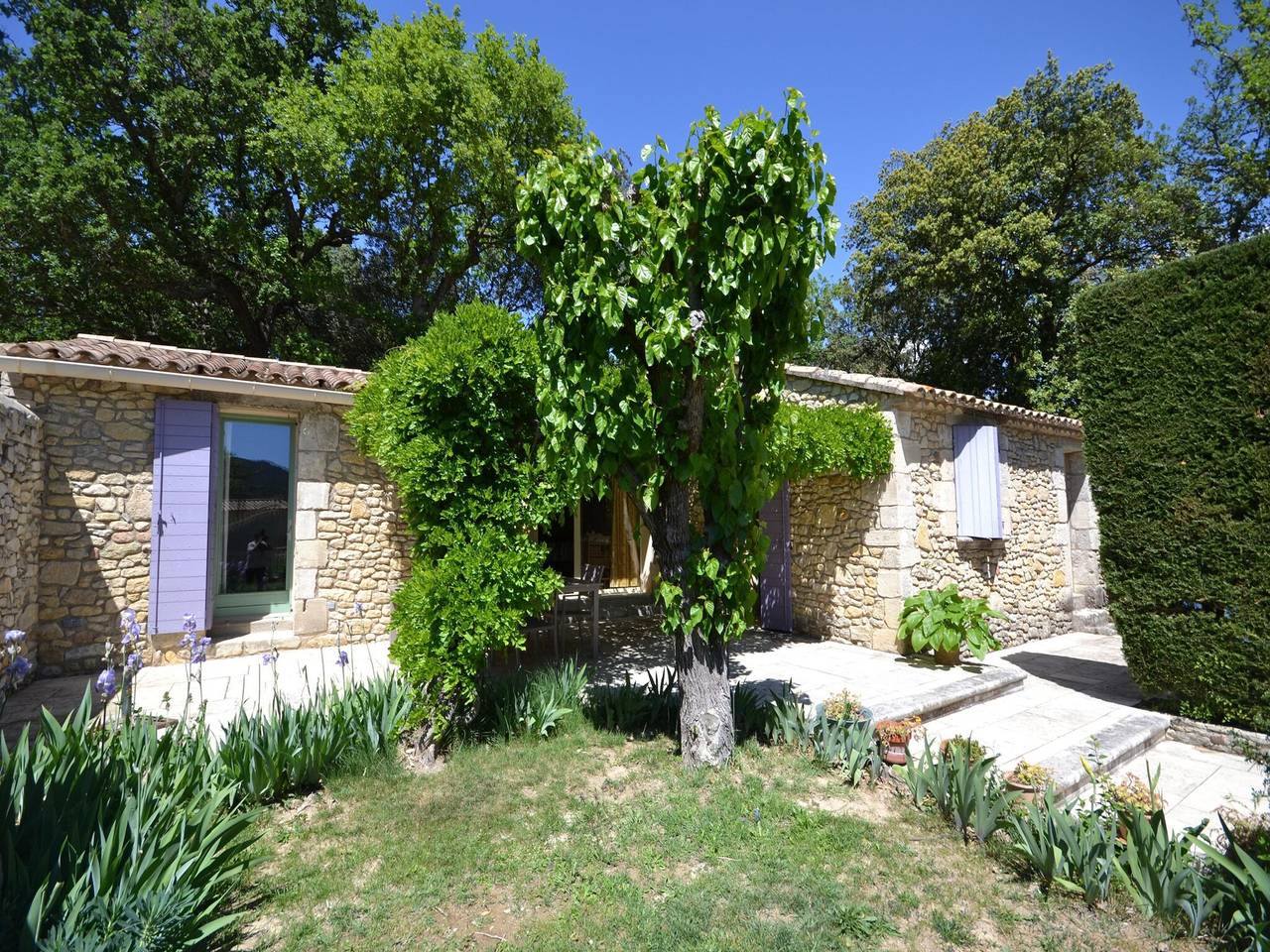 Large holiday home in Vaison-La-Romaine with garden in Vaison-la-Romaine, Parc naturel régional du Mont-Ventoux