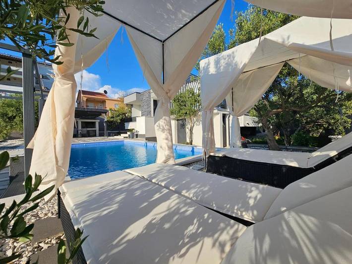 Villa pour 8 personnes, avec piscine ainsi que vue et jardin, animaux acceptés à Sevid - 2