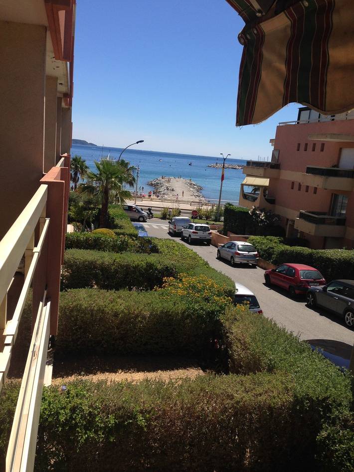 Gîte pour 4 personnes, avec balcon dans Plage Des Tamaris Cavalaire Sur Mer