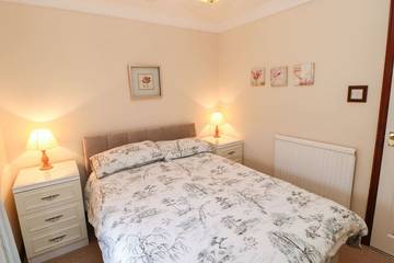 Log Cabin for 4 People in Richmond (Yorkshire), North Yorkshire, Photo 2