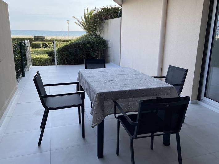 Ganze Ferienwohnung, T2 lumineux confort terrasse face mer  wifi parking et piscine 4Grsud5 in Canet-en-Roussillon, Côte d'Améthyste