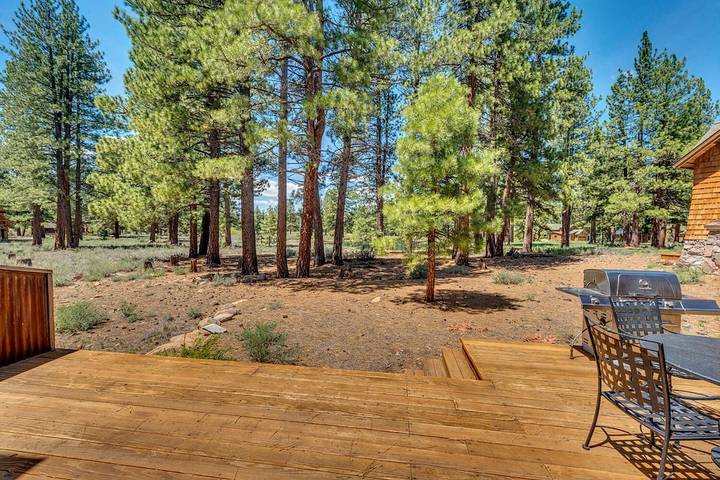 Vacation rental for 6 people, with pool and hot tub as well as terrace in Truckee