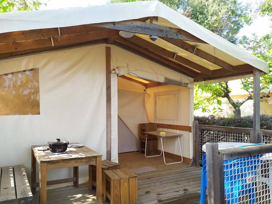 Camping L'oliveraie - Tente en toile et en bois 4 personnes - Ecolodge (sans sanitaires) in Laurens, Côte méditerranéenne (France)