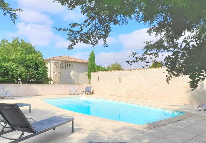 Gîte pour 12 personnes, avec jardin ainsi que terrasse et piscine - 1