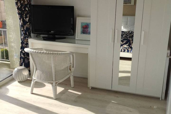 Ganze Wohnung, Moderne, Premium Seeblick-Ferienwohnung über 2 Etagen in Scheid Am Edersee, Waldeck