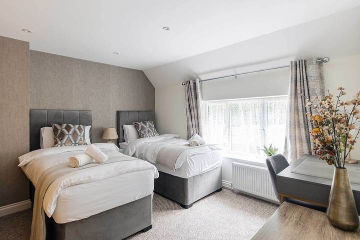 Appartement entier, Beautifully presented 3 bedroom apartment, walking distance to University,Tesco in Guildford, Surrey
