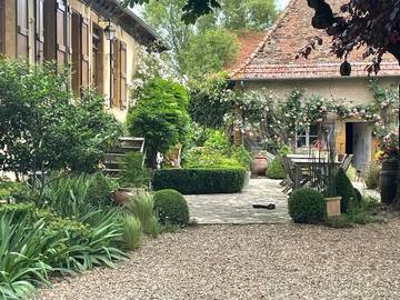 Chambre d’hôte pour 5 personnes, avec jardin ainsi que vue et piscine à Céron