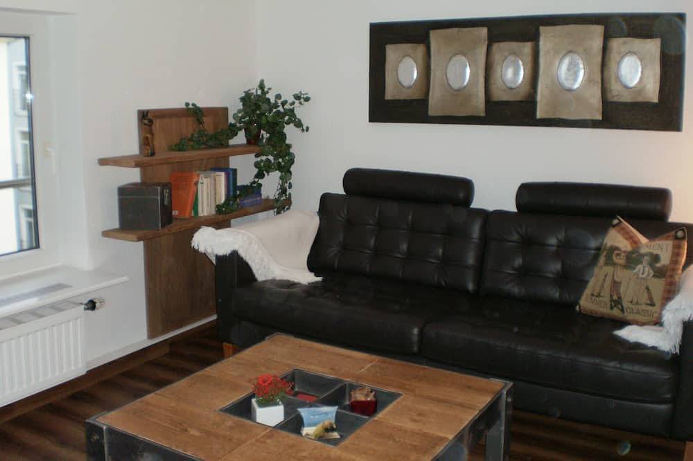 Ganze Wohnung, Fewo stilvoll + gemütlich, in 3 Minuten am Meer oder im Zentrum :) mit Parkplatz in Warnemünde Strand, Rostock