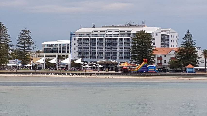 Holiday rental for 4 people, with pool and balcony in The Entrance