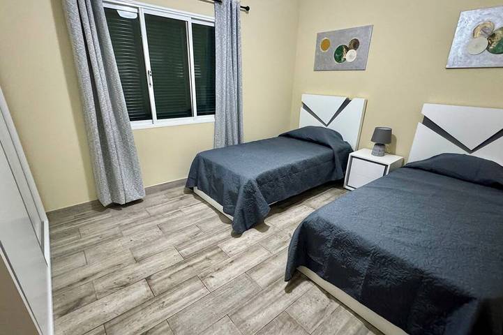 Charming 2 Bedroom House with Comfortable Living in Camacha in São Gonçalo, Madeira