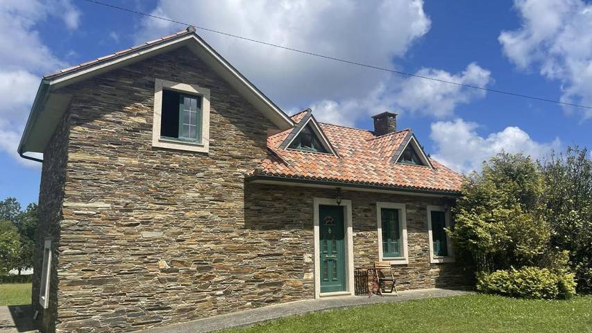 Casa rural para 6 personas, con terraza además de vistas y jardín en Valdoviño