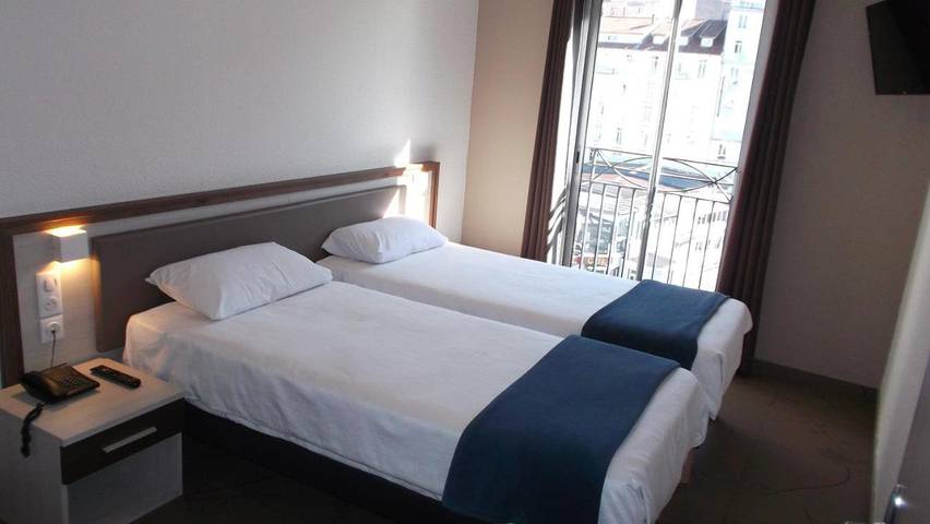 Location de vacances pour 4 personnes, animaux acceptés dans Grotte de Massabielle - 2