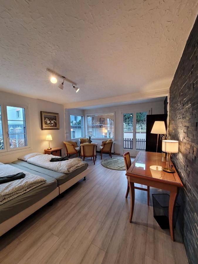 Gîte pour 6 personnes, avec Balcon ainsi que Terrasse et Jardin à Spiez