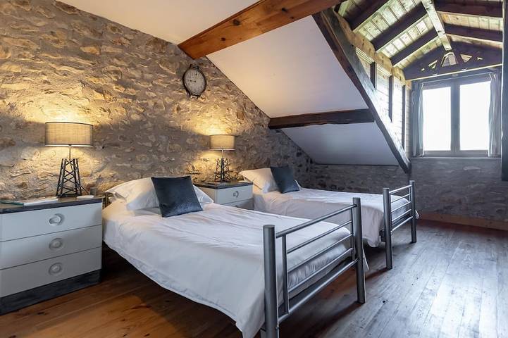 Gîte pour 7 personnes, avec piscine ainsi que jacuzzi et jardin à Bourlens - 3