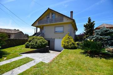 Location de vacances pour 8 personnes, avec piscine et jardin, animaux acceptés à Tomiño