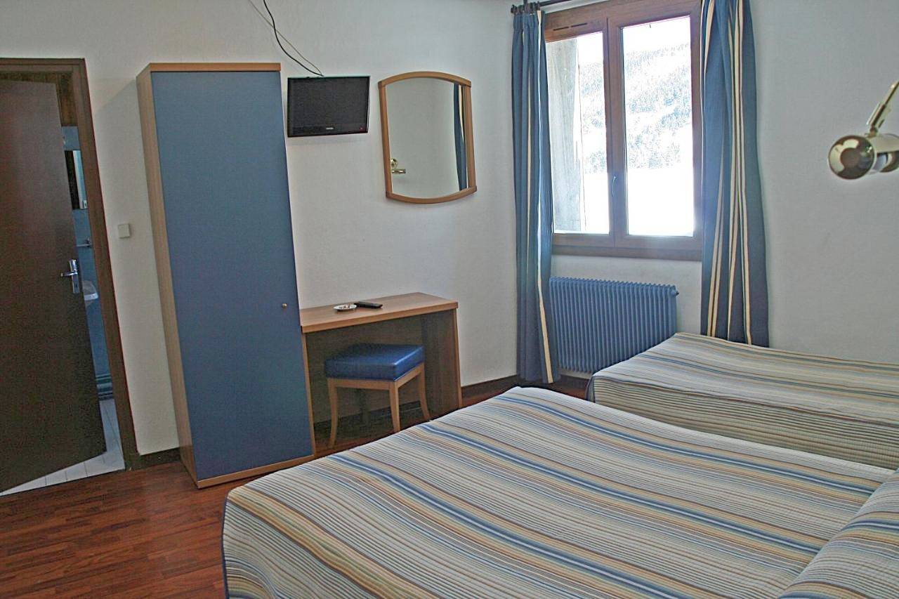 Double Room with Private Bathroom in Matemale, Parc naturel régional des Pyrénées catalanes