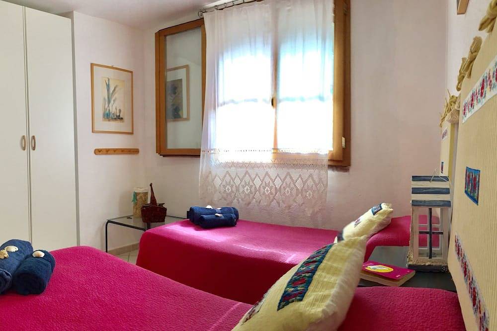 Ganze Wohnung, Nr. 5. Fantastische Wohnung mit Pool, Panoramablick, 5 Minuten vom Strand entfernt in Lu Fraili di Sopra, San Teodoro