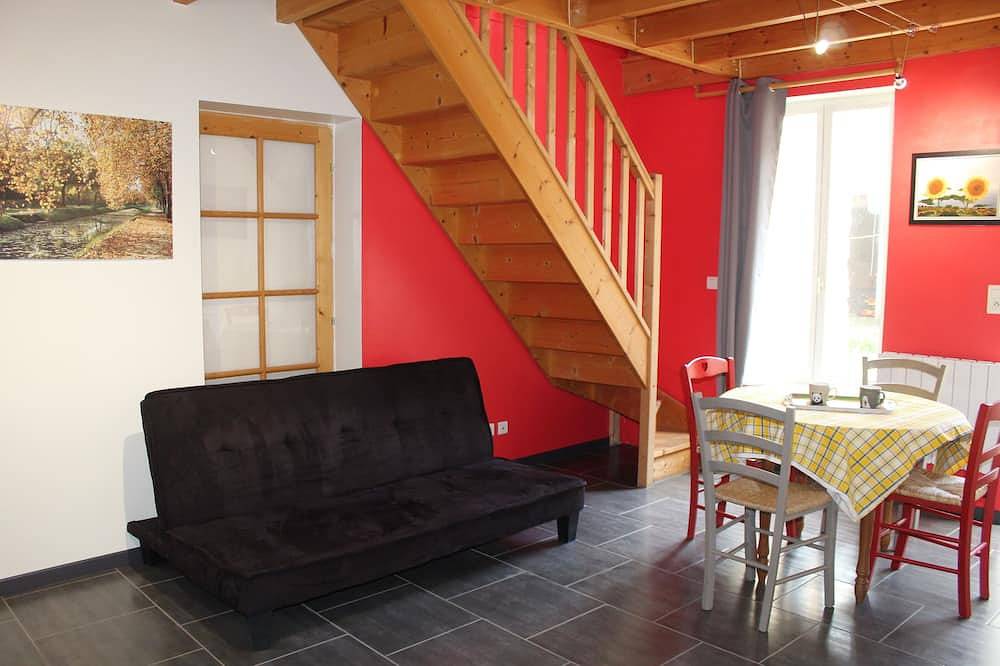 Charming town center house with garden in Saint-Amand-Montrond