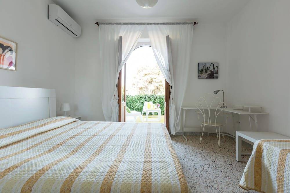 Villa Edera by Barbarhouse in Marina di Lizzano, Lizzano (disambigua)