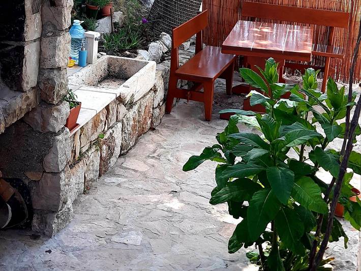 Ganze Wohnung, Ferienwohnung für 4 Personen mit Balkon in Mljet