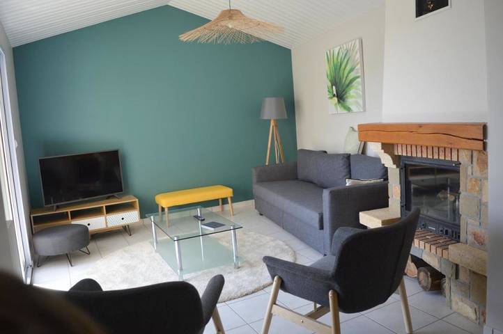 Location de vacances pour 10 personnes, avec vue ainsi que jardin et piscine dans Combrand - 4