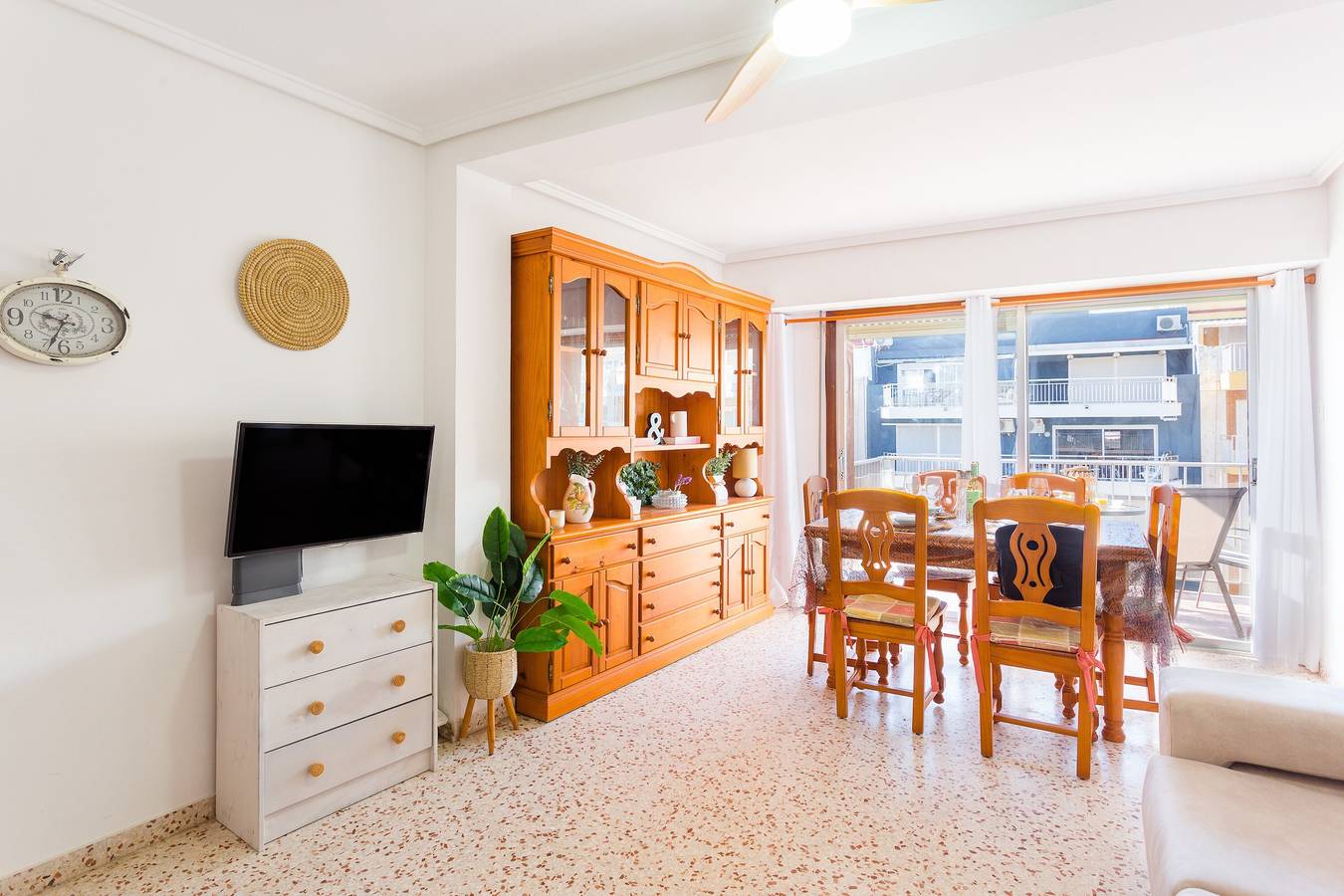 Apartamento entero, Apartamento 'Palmera Beach House' con vistas al mar, terraza privada y Wi-Fi in Cullera, Costa de Valencia
