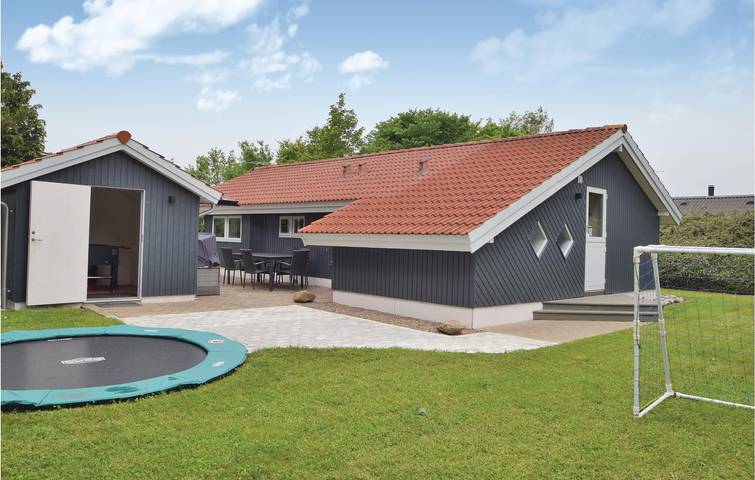 Ferienhaus für 8 Personen, mit Whirlpool und Terrasse sowie Sauna in Pøt Strandby - 2