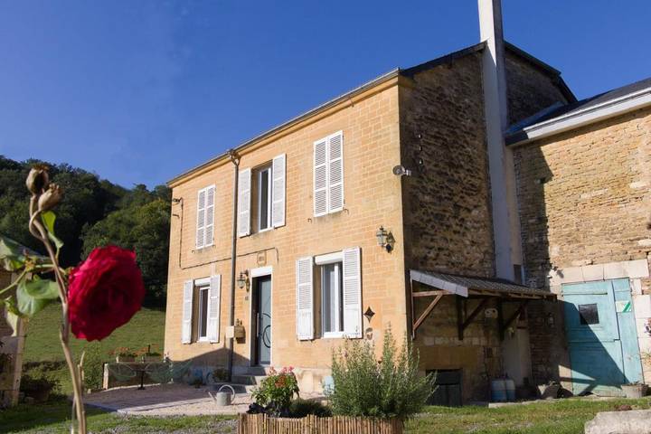 Location de vacances pour 7 personnes, avec jardin et terrasse dans Guignicourt-sur-Vence - 3