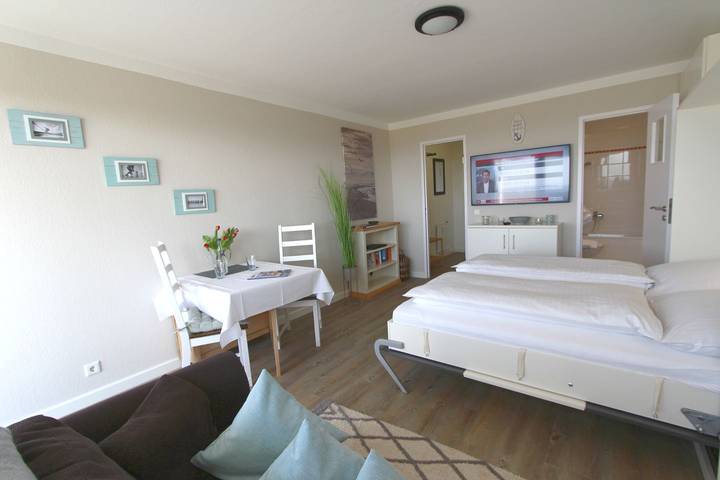 Ferienwohnung für 2 Personen, mit Balkon in Wenningstedt - 2