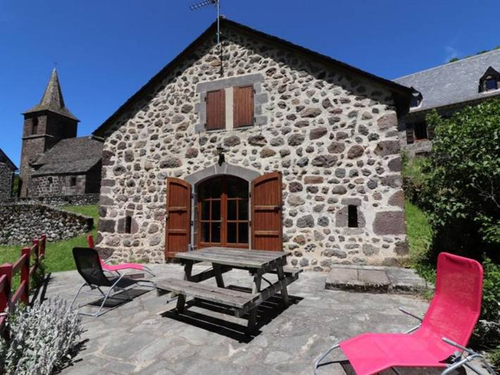 Location de vacances pour 6 personnes, avec jardin à Saint-Martin-Valmeroux