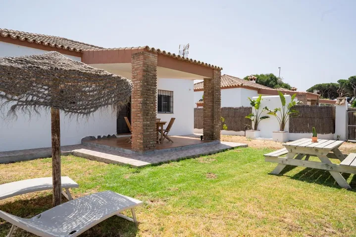 Casa vacanza per 5 persone, con giardino, adatto a famiglie con bambini - 1