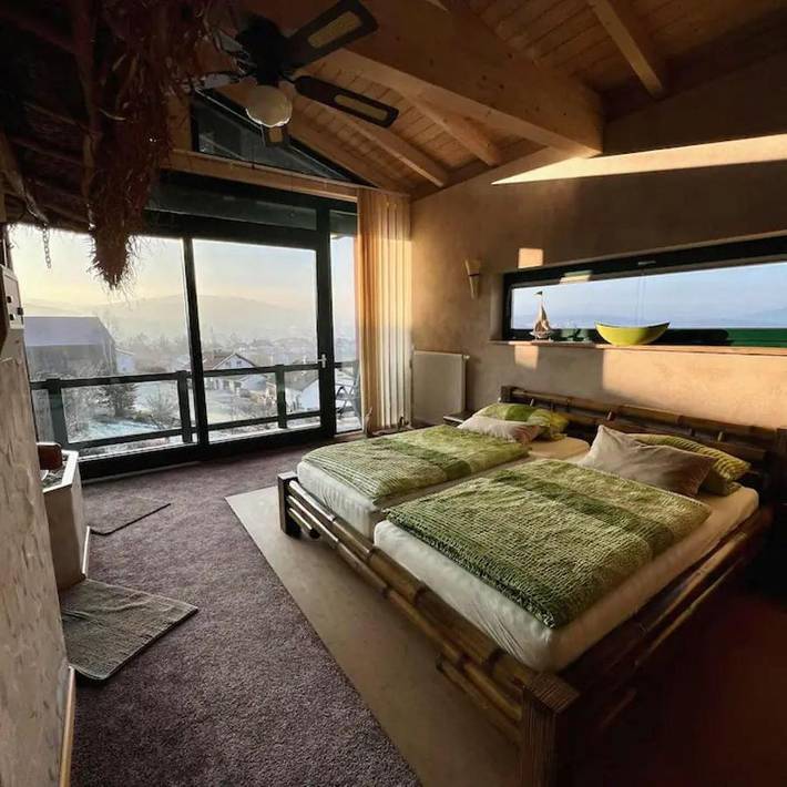 Ferienhaus für 4 Personen, mit Balkon und Terrasse sowie Garten und Sauna in Viechtach