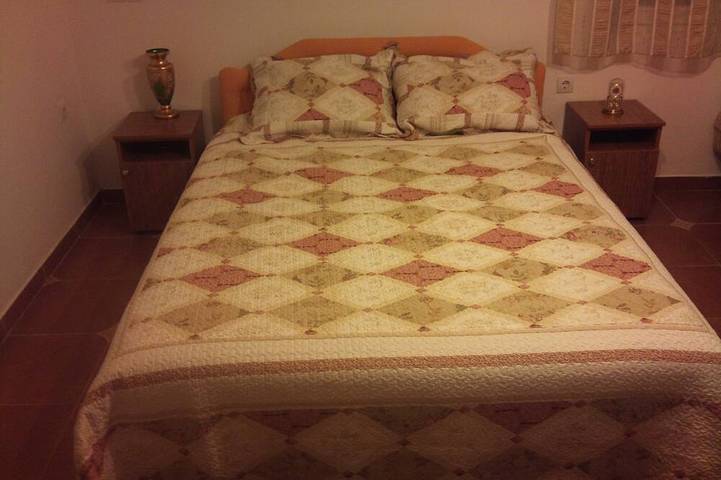 Location de vacances pour 2 personnes, avec jardin et balcon dans Risan - 2