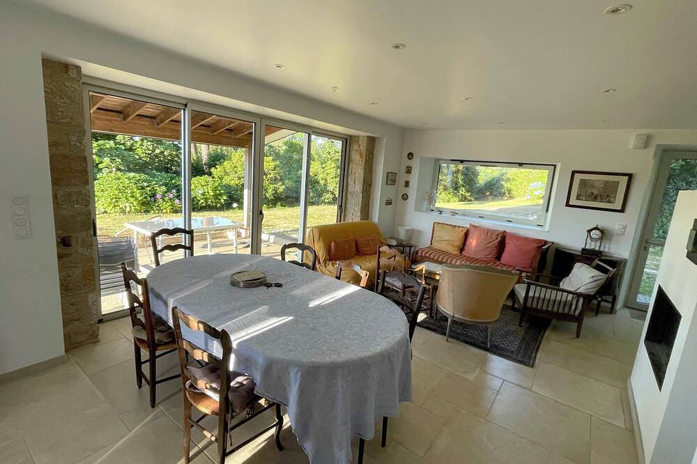 House with character, exceptional view of the river Odet, on one level in Plomelin, Region de Quimper