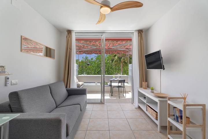 Entire studio, Vacation Studio 'Greta' with Shared Pool, Balcony, and Wi-Fi in Costa del Silencio, Arona