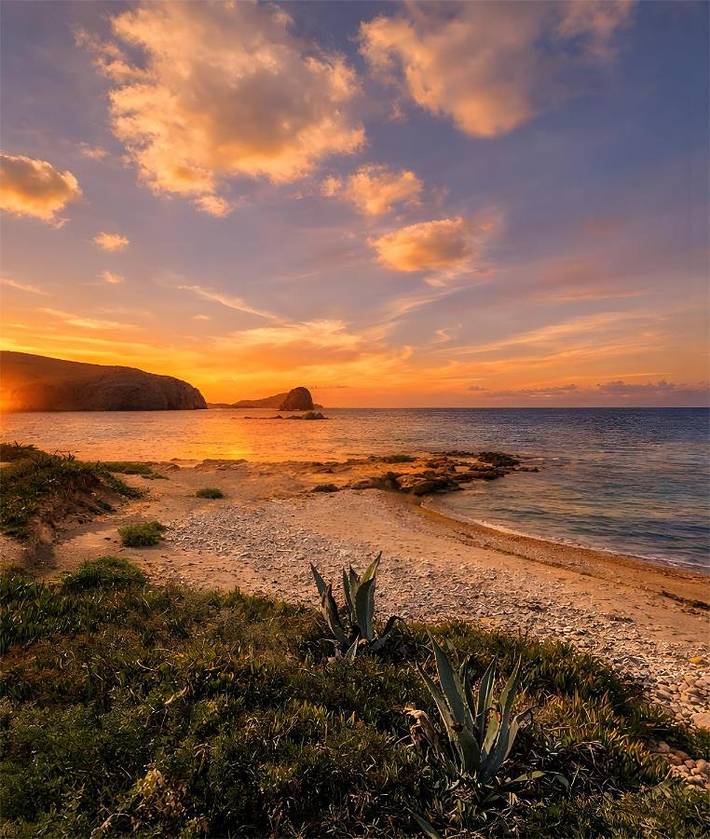 Maison d’hôte pour 8 personnes, avec piscine ainsi que vue et terrasse dans Milos
